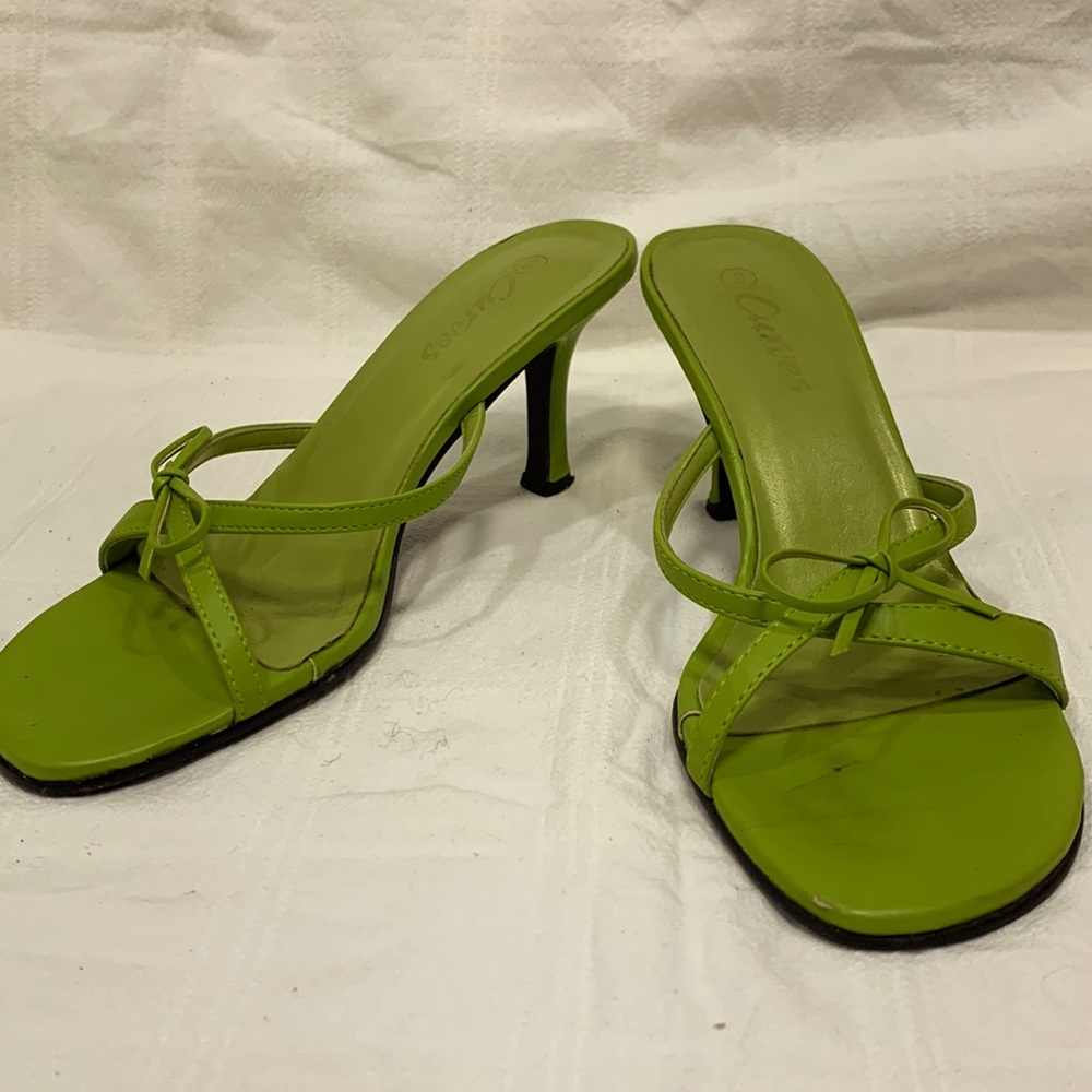 VINTAGE Y2K KITTEN HEELS